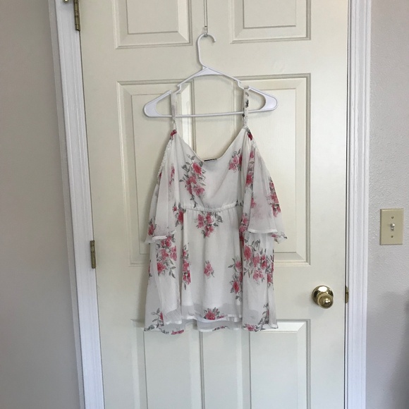 Torrid Chiffon Cold Shoulder Flutter Sleeve Surplice Floral Blouse Plus Size 2 - Picture 4 of 8